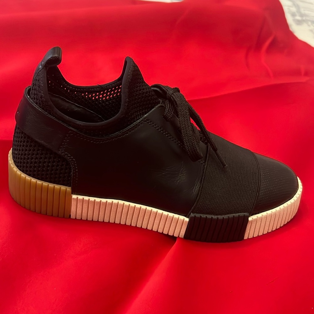 Marc fisher ryley platform sneaker  for women’s size 7.5